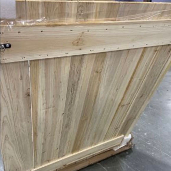 Designart 'Blue Coastal crab Battle Wall Decor - Picture 6 of 6